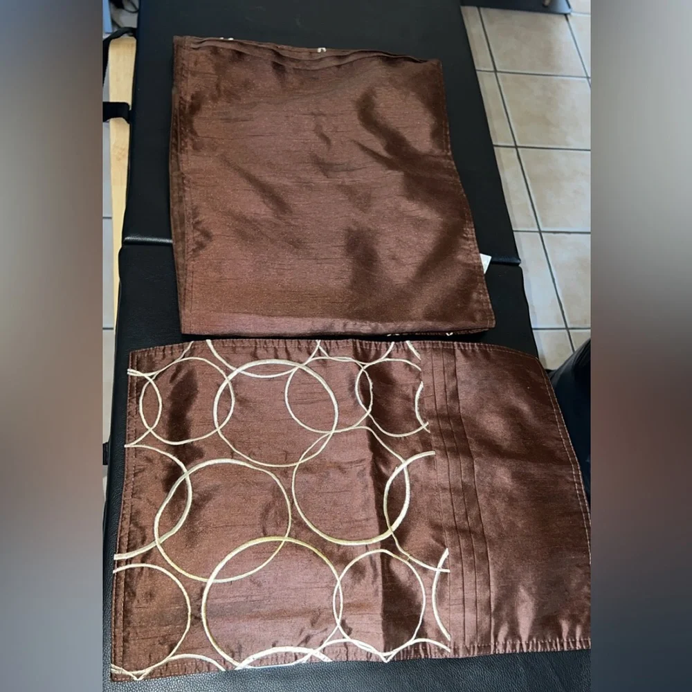 Elegant Brown Placemat & Table Runner Set